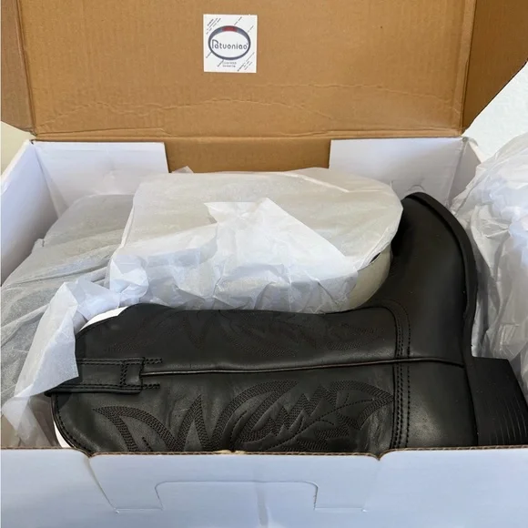 Shyanne Black Leather Western Heeled Boots NIB Size 9M - Picture 13 of 14